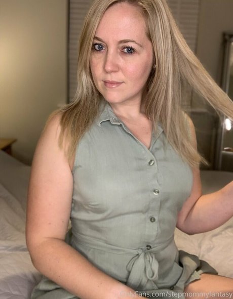 gloryhole wife onlyfans hot xxx pic