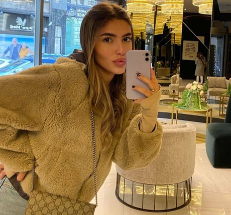 Meshi Malka model xxx galleries