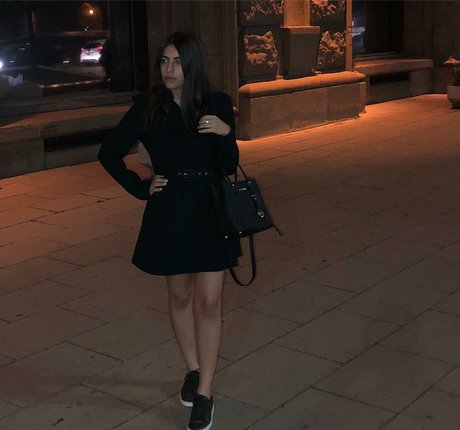 Meshi Malka star pornographic pictures