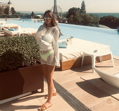 Meshi Malka exclusive model picture