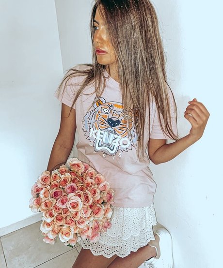 Meshi Malka free model photo