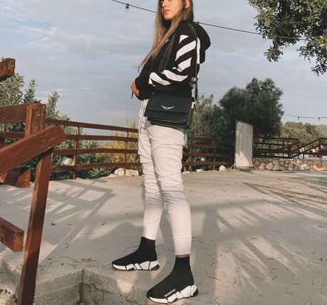 Meshi Malka model art photo