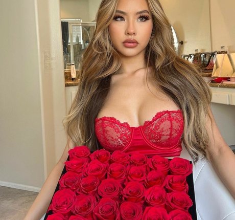 chubby mom onlyfans pretty image