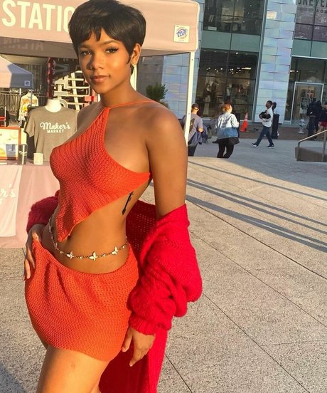 Nia no long sexy model gallery