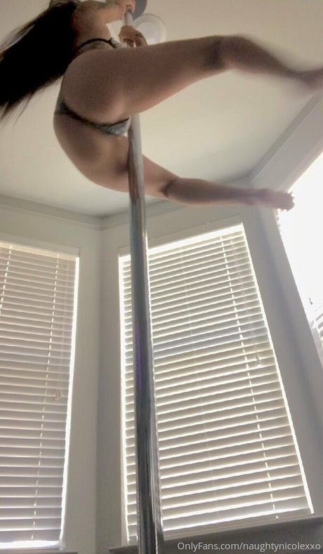 naughtynicolexxo free star img