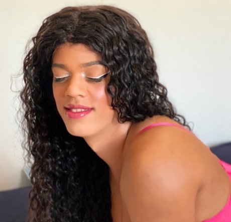 Naty Furacao hot model pic