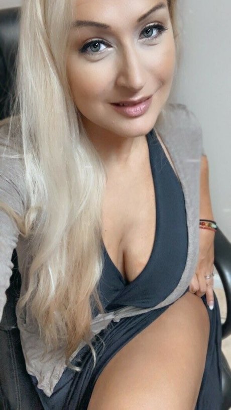 in onlyfans exclusive image