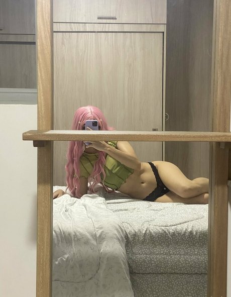 CallMeLulo nude model img