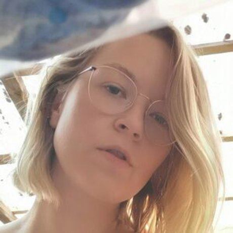 beautiful face onlyfans erotic gallery