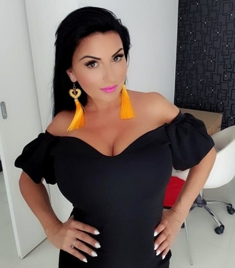 brown eyes kitty onlyfans pretty picture