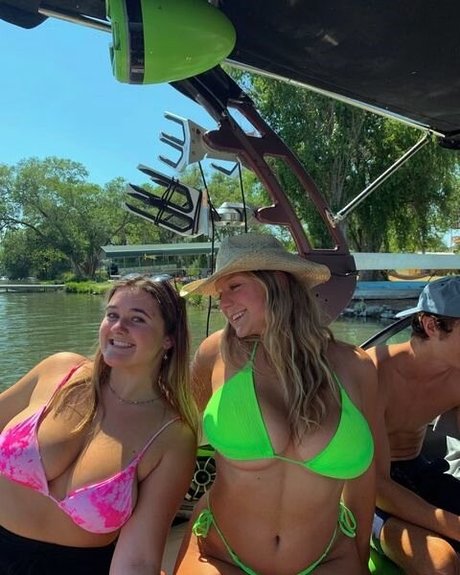 Whitney T high quality model photo