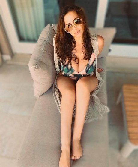 Serena Roberti star free galleries