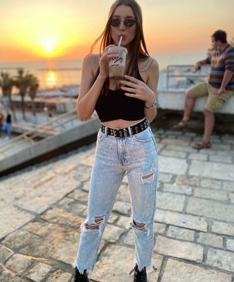 Shira Shabat pretty pornstar pics