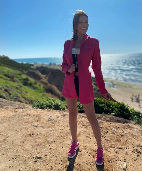 Shira Shabat model beautiful image