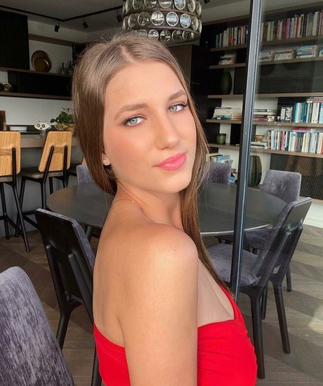 Shira Shabat sexy star photo