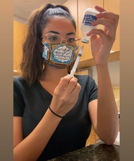 Tara Yazdi Best Profile Photo