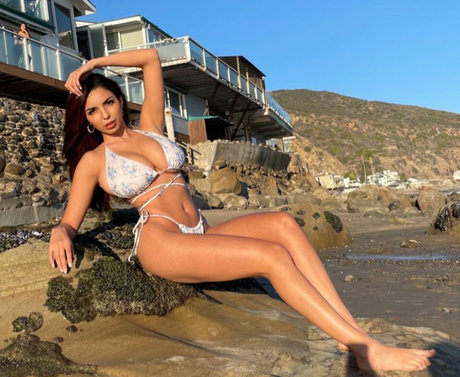 Tara Yazdi nudes actress picture