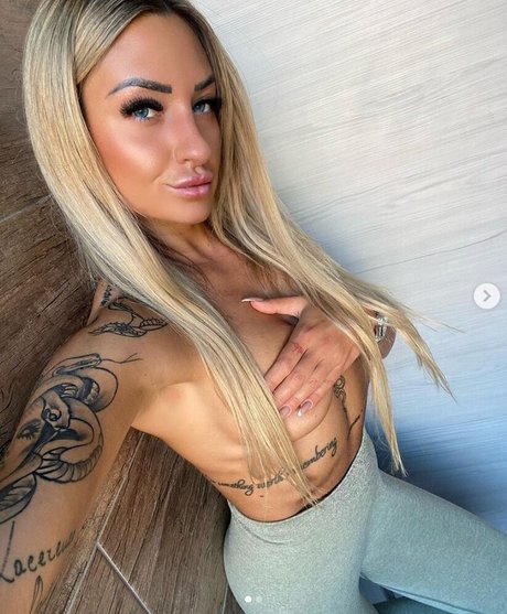 curvy solo onlyfans xxx photo