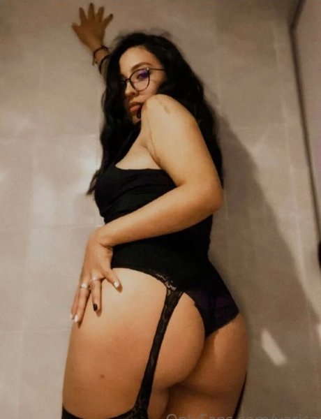 Yari San star sex picture