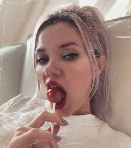 amateur wife onlyfans hot naked photo