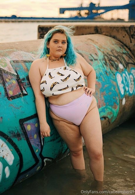 catieamber01 naked star img