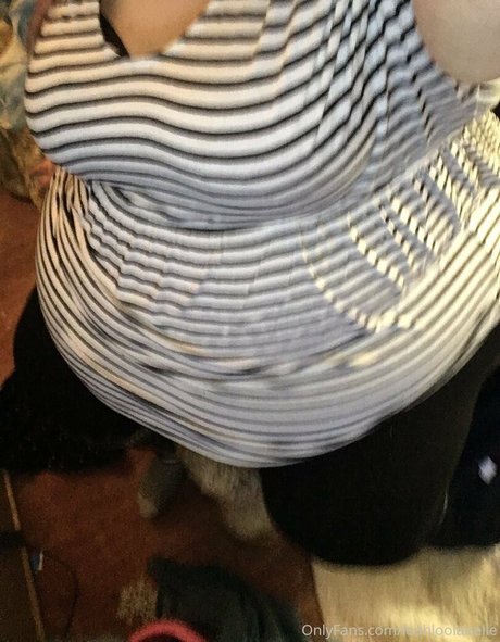 leahloolabelle erotic actress photos