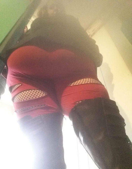 leahloolabelle pornstar galleries