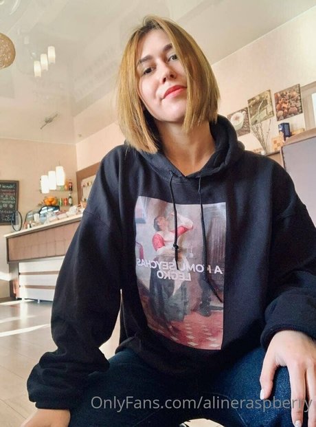 alineraspberry beautiful actress img