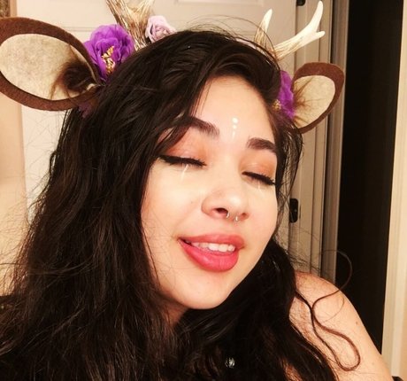 beautiful face onlyfans pornographic picture