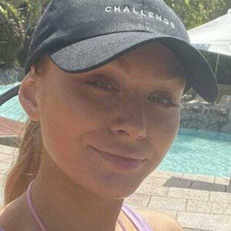 Elz The Witch model beautiful photos