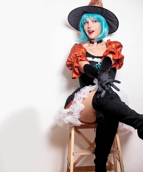 Emma Fyffe model erotic photo