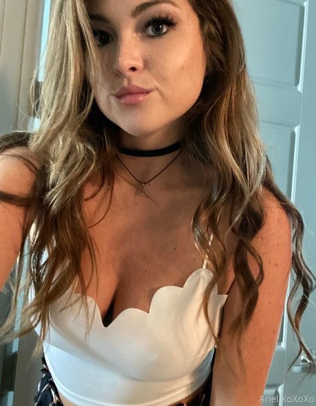 ariellxoxoxo nude star photo