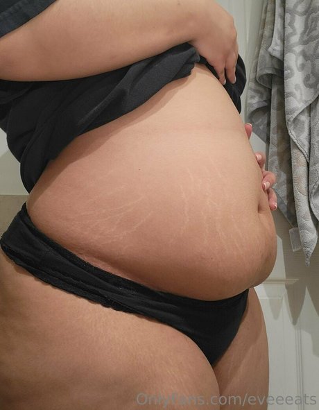 eveeeats pornstar exclusive gallery