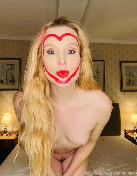 arielanderssen naked actress photo