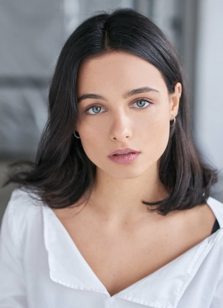 Ruxandra Porojnicu pretty pornstar image