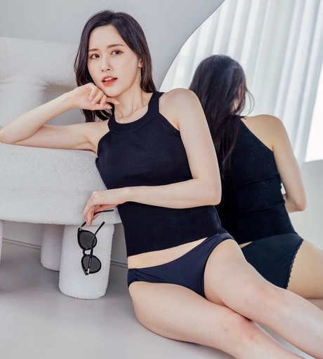 eating onlyfans beautiful gallery