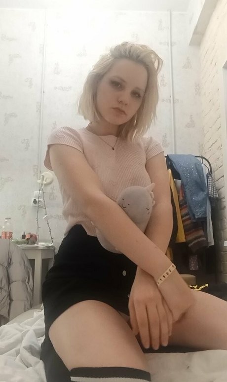 dirty blonde__ model pretty pics