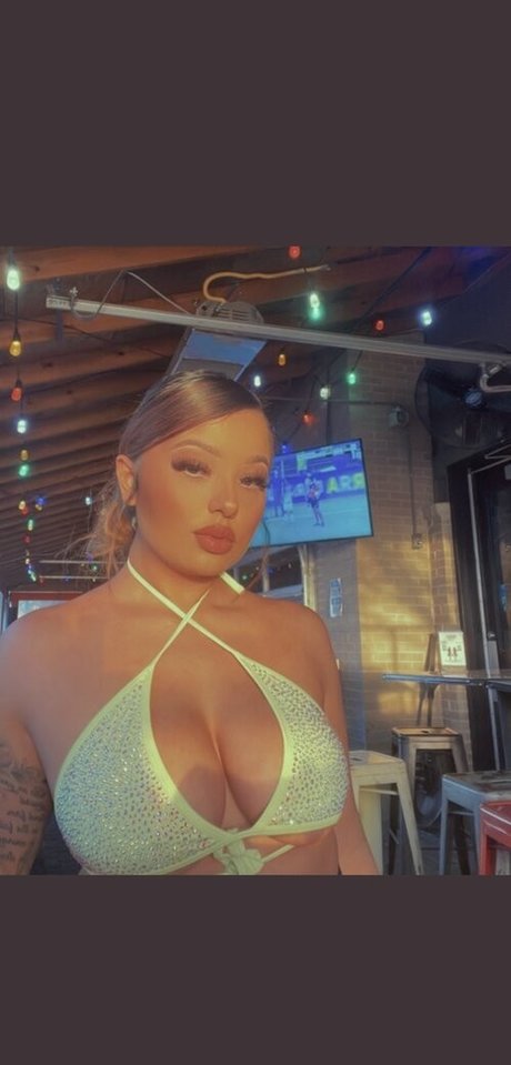 thick nude onlyfans top pic