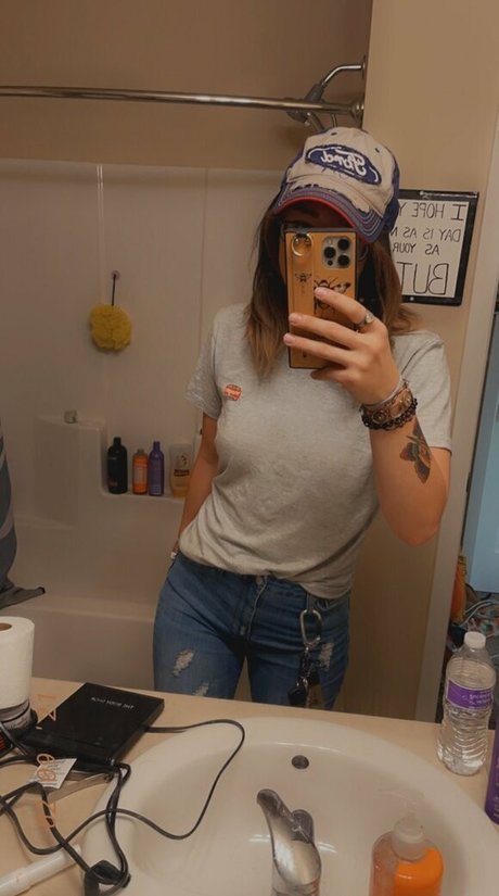 ameliaxy naked pornstar pictures