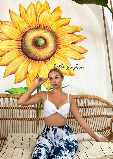 lips onlyfans hot sexy pic