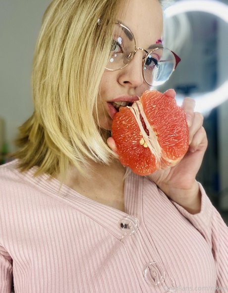 young onlyfans free sex image