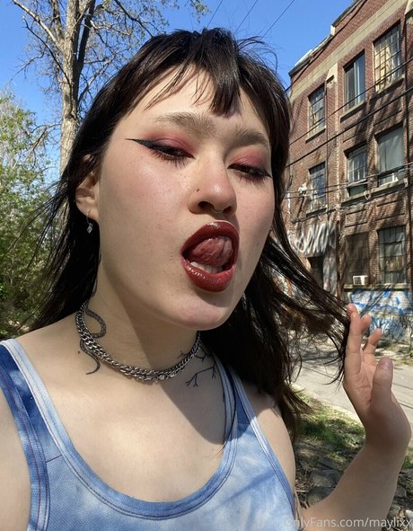 maylixx pornstar erotic img
