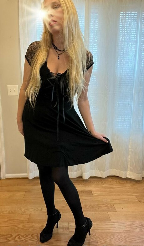 eating onlyfans sexy nudes pictures