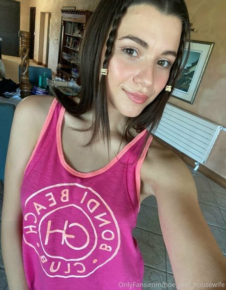 hoe and housewife pornstar top pics