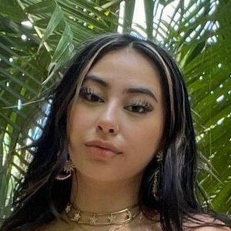 Sisterbryana top model image