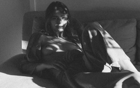 Lowkee Karlee model nude images