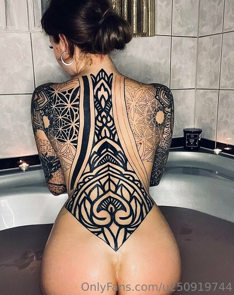 sarahmeeeow art pornstar images