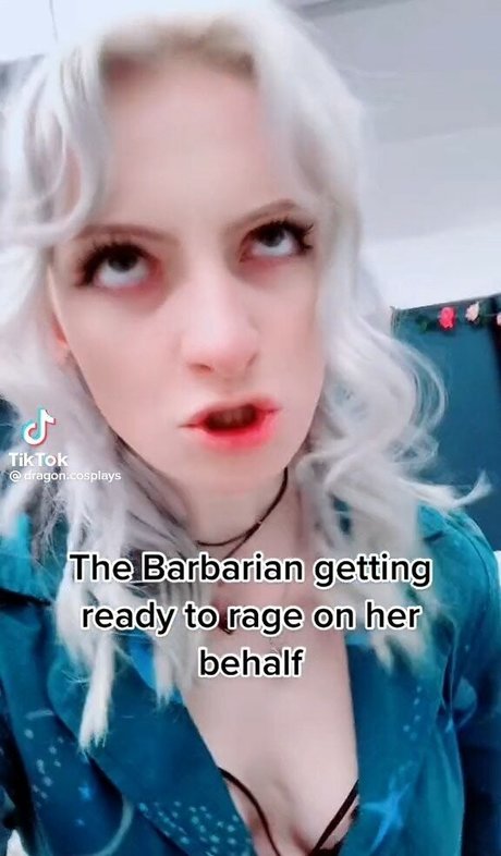 Dragon Cosplays actress gallery