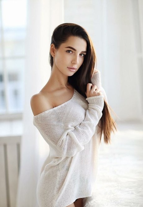 Shaginakate free model picture