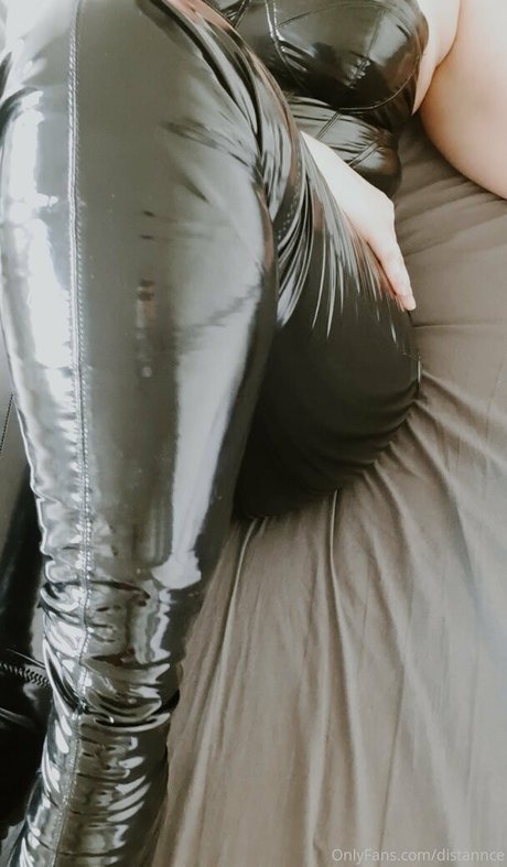 distannce exclusive model pictures